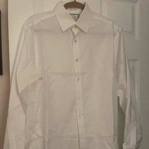 Men’s white dress shirt